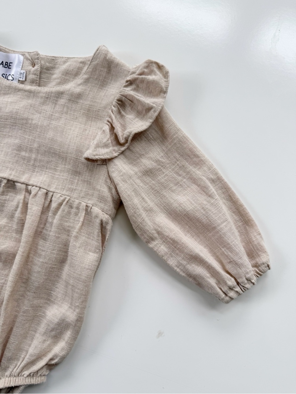 Babe Basics Linen Ruffle Romper 6-12M - Picture 3 of 7